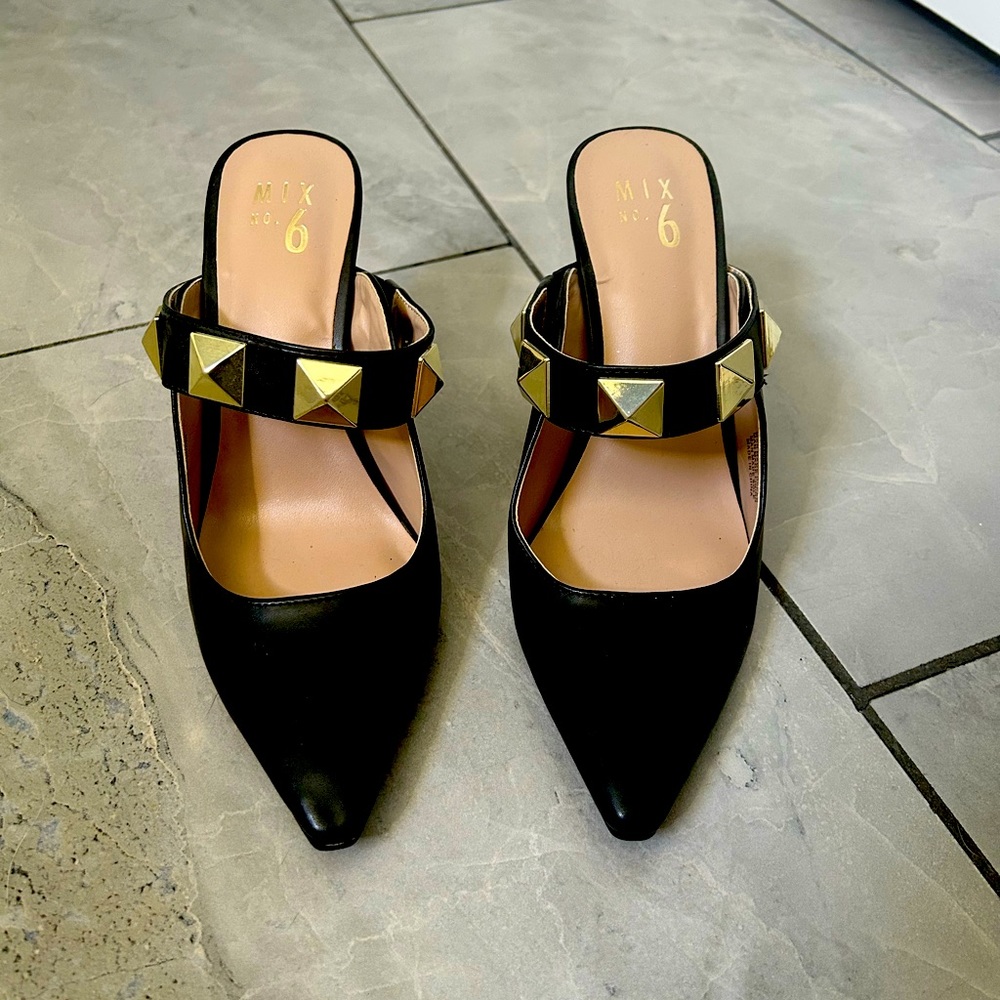 Size 9 black and gold backless heels